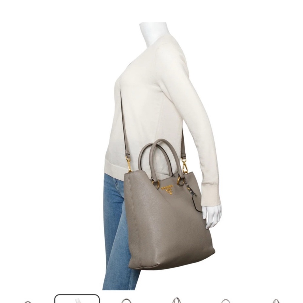 Prada vitello shopper tote bag in beige - Picture 3 of 10